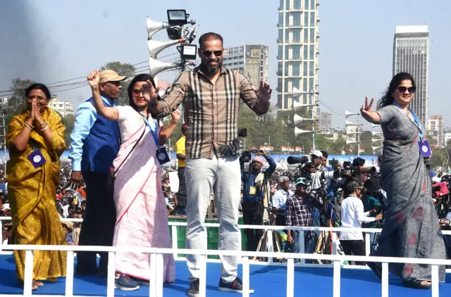 मतदान केंद्र