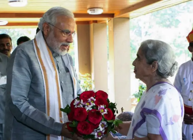 पीएम मोदी और कमला बेनीवाल (फाइल फोटो)