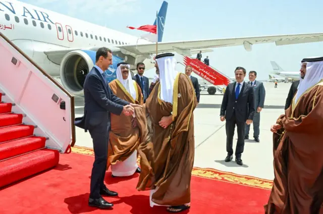 لحظة استقبال الرئيس السوري بشار الأسد
