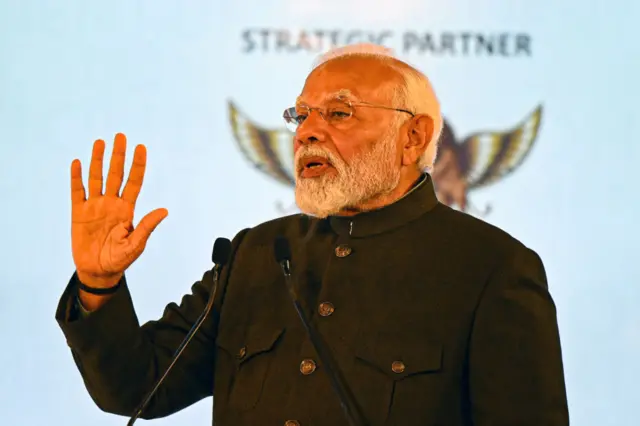 नरेंद्र मोदी