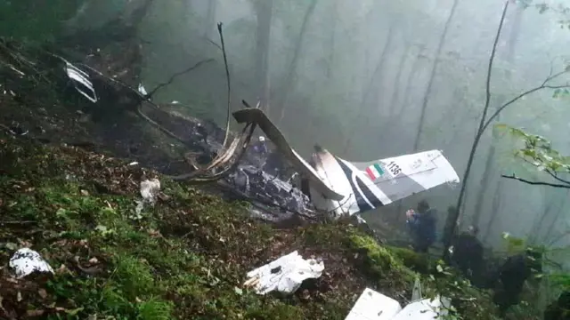 صور حطام مروحية الرئيس الإيراني