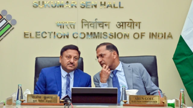 निवडणूक आयोगावर सातत्याने निर्माण होणाऱ्या प्रश्नांमुळे त्यांची प्रतिमा ढासळली आहे का ?