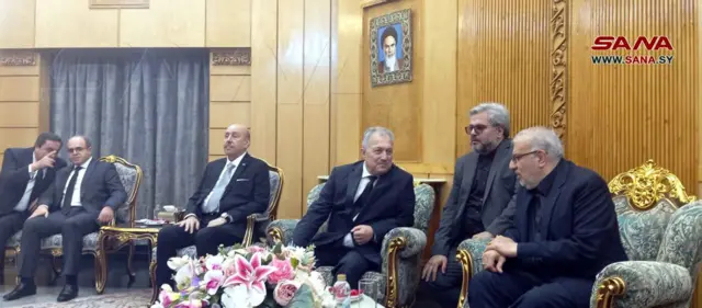 وصول الوفد السوري برئاسة رئيس مجلس الوزراء حسين عرنوس لحضور مراسم التأبين في طهران