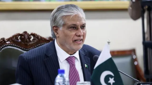 पाकिस्तान के विदेश मंत्री और उप प्रधानमंत्री इसहाक़ डार