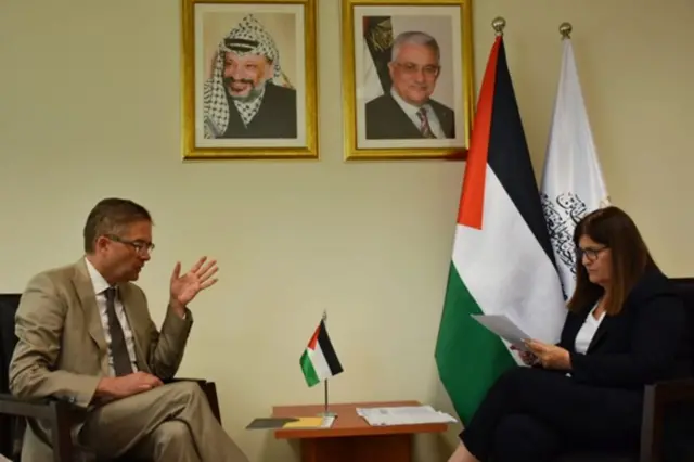 وزيرة الدولة لشؤون وزارة الخارجية والمغتربين فارسين شاهين تلتقي رئيس مكتب تمثيل ألمانيا لدى دولة فلسطين أوليفر أوفتشا