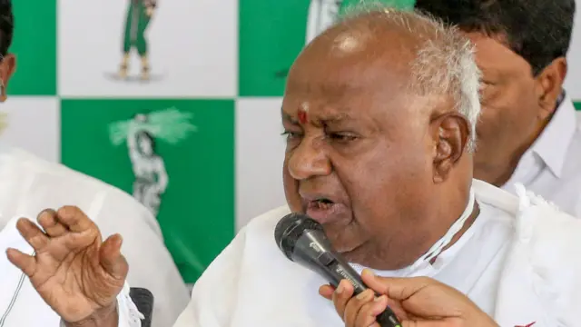 पूर्व प्रधानमंत्री एचडी देवेगौड़ा