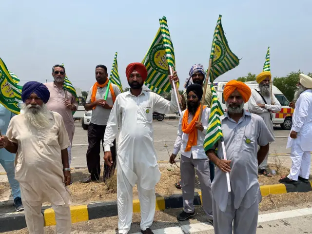 पीएम मोदी के पंजाब दौरे के बीच किसानों का विरोध-प्रदर्शन
