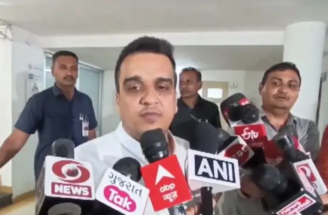 गुजरात के गृह मंत्री हर्ष सांघवी