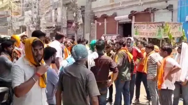 हत्या के विरोध में छात्रों का प्रदर्शन