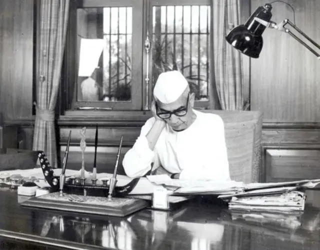 चरण सिंहांनी इंदिरा गांधींना केली होती अटक, नंतर त्यांच्याच पाठिंब्याने बनवले 23 दिवसांचे सरकार