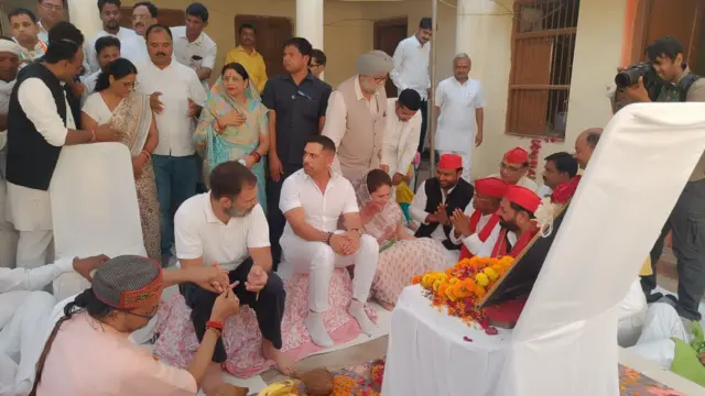 पूजा करते राहुल गांधी