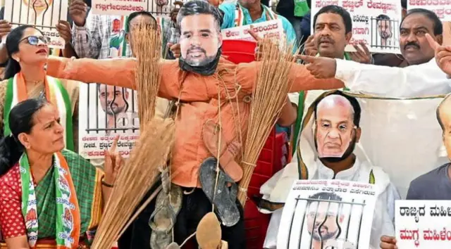 प्रज्वल रेवन्ना और जेडीएस के ख़िलाफ़ कर्नाटक में प्रदर्शन हुए हैं