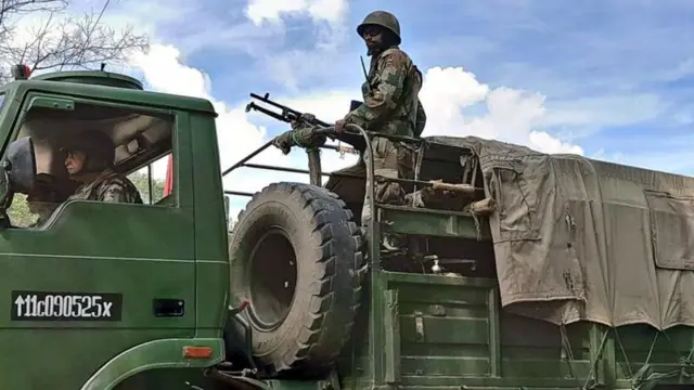 कश्मीर में भारतीय सैनिक