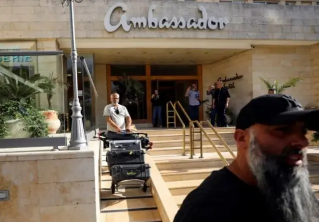 एंबेसडर होटल