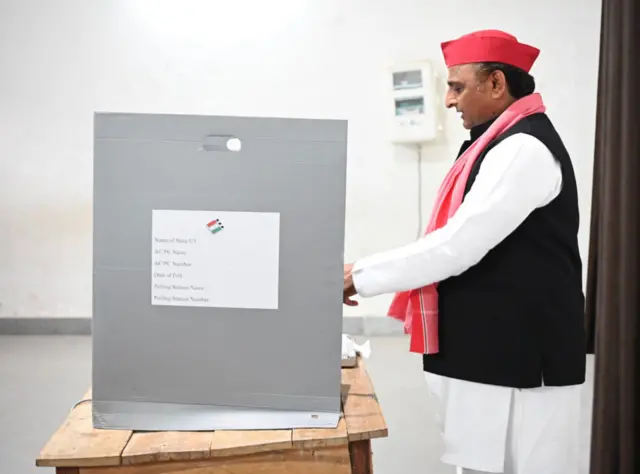 अखिलेश यादव