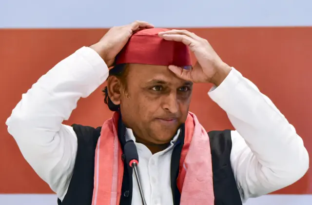 अखिलेश यादव