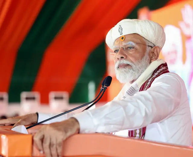 प्रधानमंत्री नरेंद्र मोदी