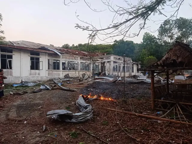 ရငဲရွာက ပိတ်ထားတဲ့‌တိုက်နယ်ဆေးရုံလည်း ပျက်စီးခဲ့တယ်လို့ ဆိုပါတယ်