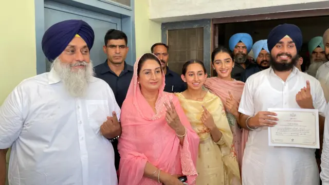 ਸੁਖਬੀਰ ਸਿੰਘ ਬਾਦਲ ਅਤੇ ਹਰਸਿਮਰਤ ਕੌਰ ਬਾਦਲ