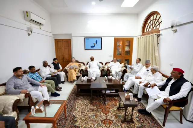 इंडिया आघाडीच्या बैठकीला उपस्थित असलेले नेते