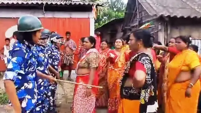 संदेशखाली में वोटिंग के दौरान टीएमसी और बीजेपी समर्थकों में झड़प हुई है