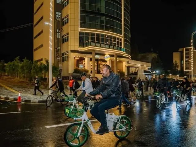 MM Abiy yeroo bishkileetii ofaa jiranitti
