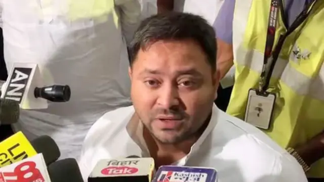 तेजस्वी यादव