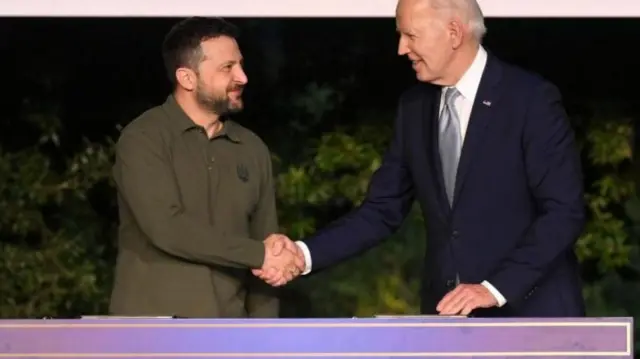 Joe Biden na Volodymyr Zelensky