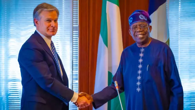 Onyeisiala Tinubu na Onyeisi FBI bụ Wray