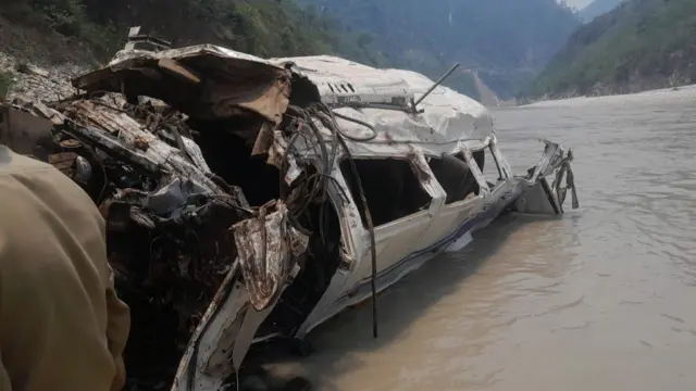 दुर्घटनाग्रस्त गाड़ी