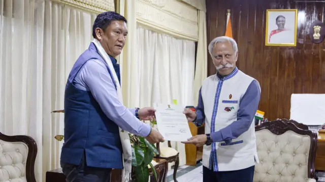 पेमा खांडू