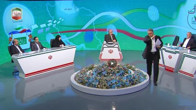 فاضلی
