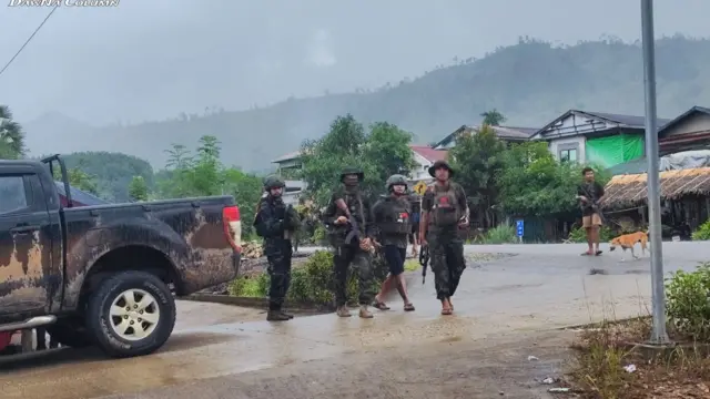 ရေဖြူမြို့နယ်ထဲက ရာဖူးကျေးရွာမှာရှိတဲ့ စစ်ကောင်စီ ယာယီတပ်စခန်းကို တိုက်ခိုက်ခဲ့တယ်လို့ အဲဒီနယ်ထဲ လှုပ်ရှားတဲ့ ဒေါန စစ်ကြောင်းက ပြီးခဲ့တဲ့ရက်ပိုင်းမှာ သတင်းထုတ်ပြန်ပါတယ်