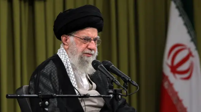 علی خامنه ای