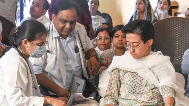 दिल्ली की जल मंत्री आतिशी