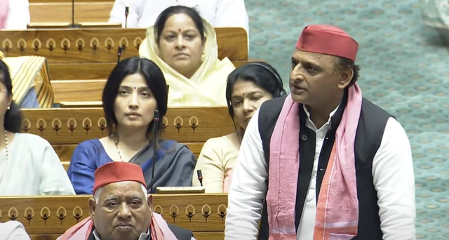 अखिलेश यादव