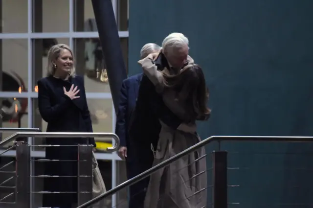 जूलियन असांज