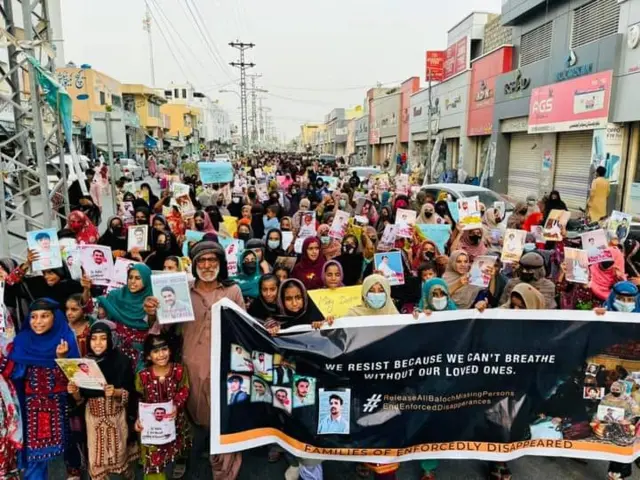 دھرنا، کیچ