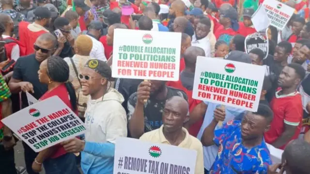 Ndị ọrụ na-eme ngagharịiwe