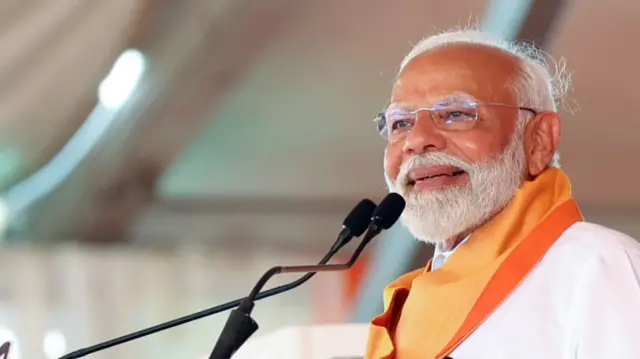 नरेंद्र मोदी