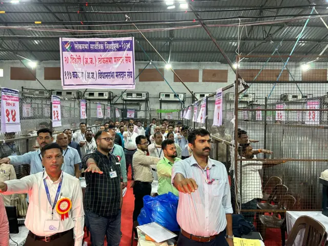 नाशिकमध्ये मतमोजणीच्या आधी कर्मचाऱ्यांना गोपनीयतेची शपथ