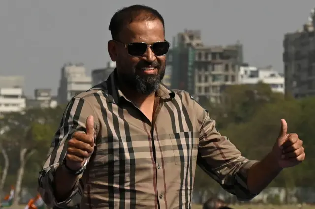 युसुफ पठाणने केला अधिररंजन चौधरी यांचा पराभव