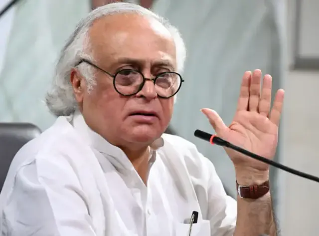 सरकारकडून जिल्हाधिकाऱ्यांवर दबाव आणला जातोय- जयराम रमेश