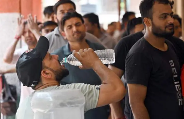 দিল্লিসহ ভারতের কিছু রাজ্যে এখন তীব্র গরম।