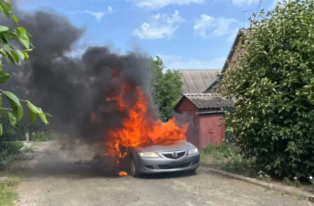 Горящий автомобиль в Никополе