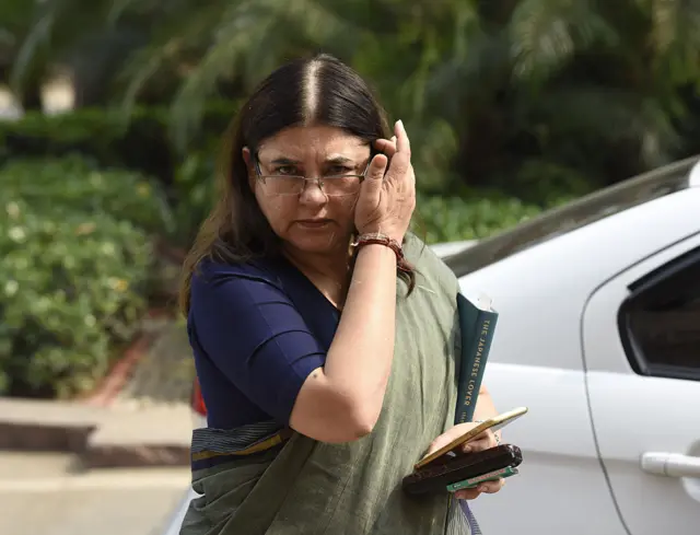 मेनका गांधी