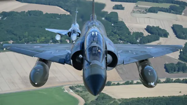 Истребитель Mirage-2000