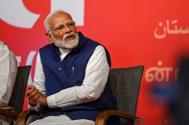 नरेंद्र मोदी