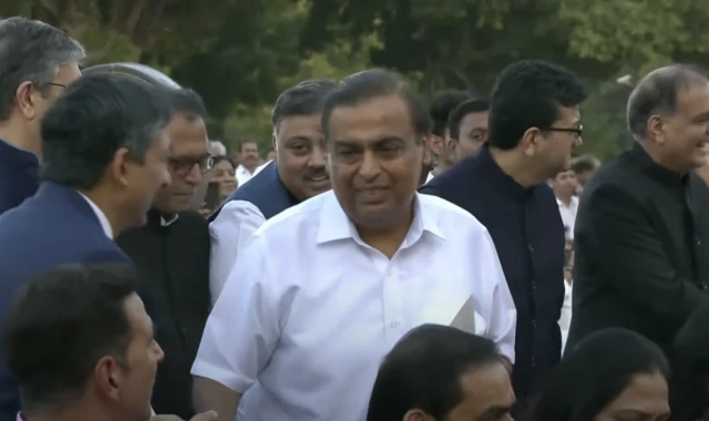 मुकेश अंबानी