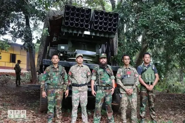 ဒုံးတပ်ရင်း(၆၀၆)ကနေ ရရှိတဲ့ အတွဲလိုက်ပစ်ဒုံးတွေ
